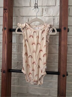 🌻3/$25🌻  Loulou Lollipop Ruffle Shoulder bodysuit 18-24months